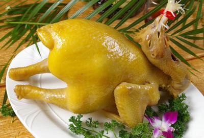 Gà luộc hay hấp ngon hơn