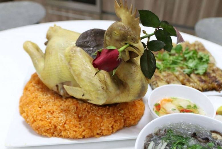 Cách bày gà cúng giỗ lên đĩa đẹp.