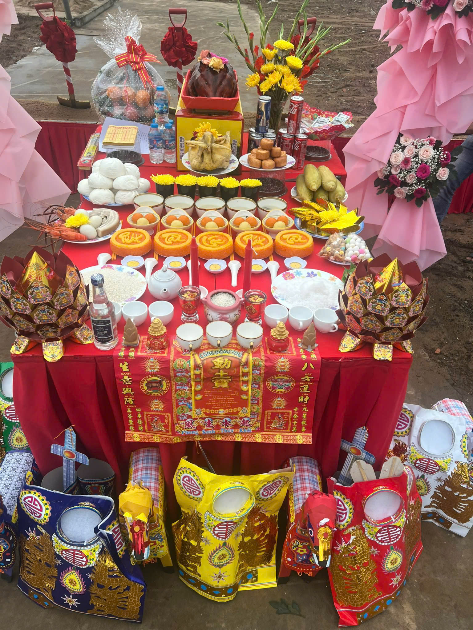 Mâm cúng động thổ Thu Hường